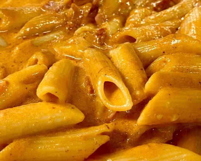 Penne A La Vodka (Lunch).