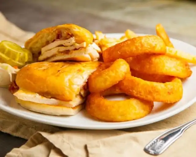 Austin’s Chicken Sandwich (Dinner).