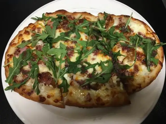 Figs & Goat Cheese Flatbread Lunch.